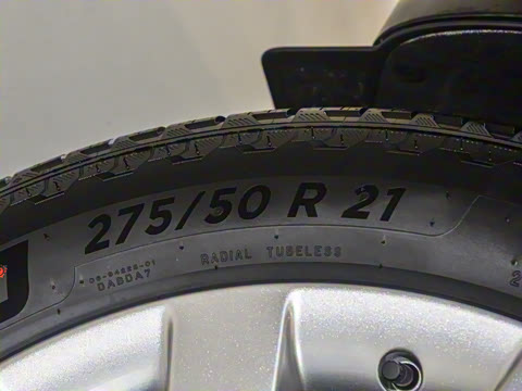 2025�� 3.0 L6 400PS ʢ���ӳ���