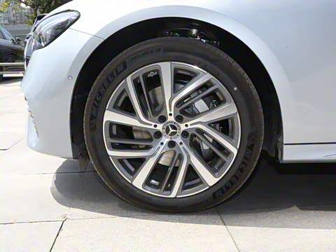 2025�� �Ŀ� E 300 L ʱ����