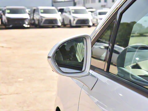 2025�� 2.0T ����������