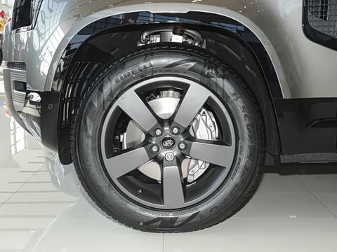 2025�� 110 3.0T P400 X-Dynamic HSE