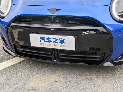 2025�� JOHN COOPER WORKS