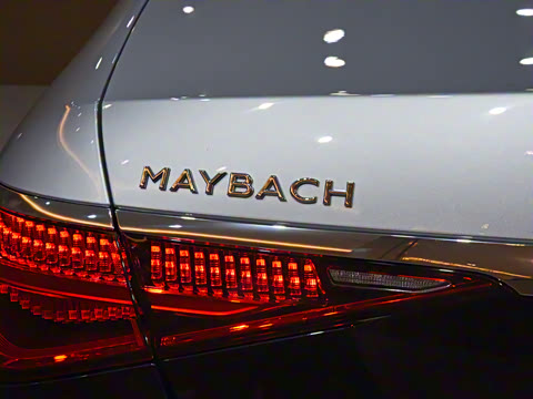 2023�� S 680 4MATIC ���ĸ߶��׷���˫ɫ