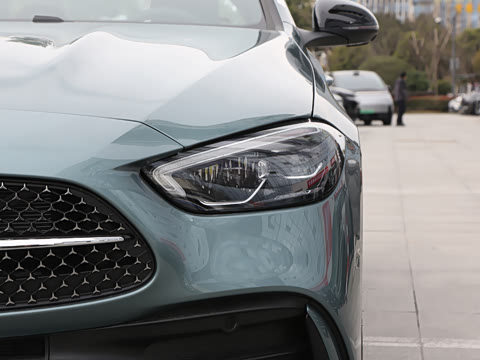 2025�� �Ŀ� C 260 L �ҹ�˶���