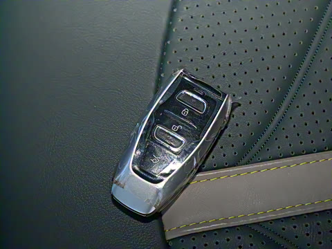 2024�� 4.0T V8 707