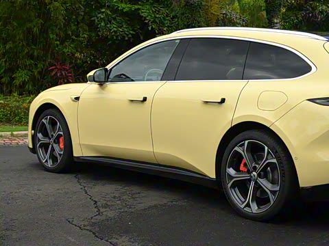 2025�� 75kWh Touring