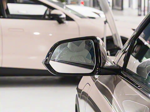 2025�� 735MAX 160kW