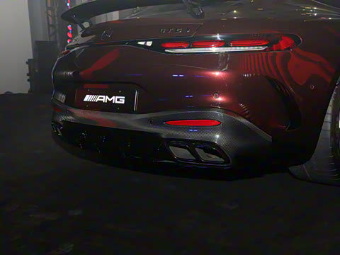 2025�� AMG GT 63 4MATIC+