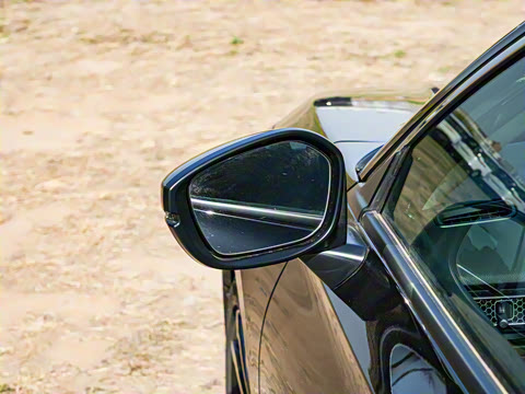 2025�� 240TURBO CVT�Ƽ���