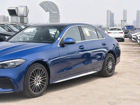 2025�� �Ŀ� C 260 L �˶���