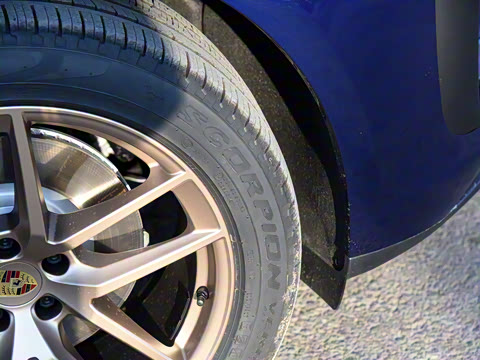 2022�� Macan 2.0T