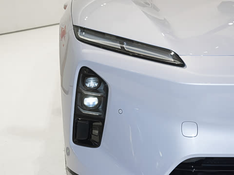 2025�� 75kWh Touring