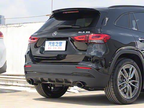 2022�� AMG GLA 35 4MATIC