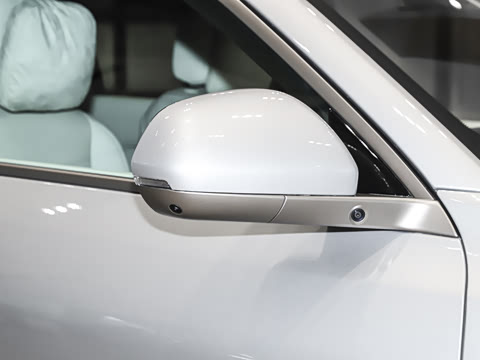 2025�� Ultra ���ܻ��°�