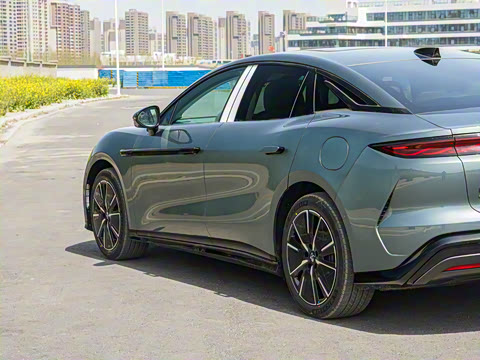 2025�� EV 701KM�����״��콢��