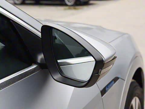 2019�� 55 quattro ������