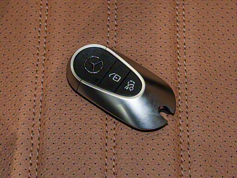 2025�� �Ŀ� GLC 260 L 4MATIC ������