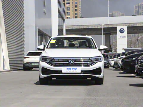 2025�� �Ŀ� 300TSI DSG׿Խ��