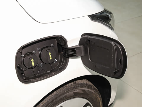 2025�� Mate 300km̤�˰�