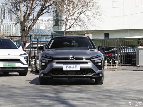 东风雪铁龙2024款凡尔赛c5 x,以独特和创新的设计理念,兼具轿车,suv