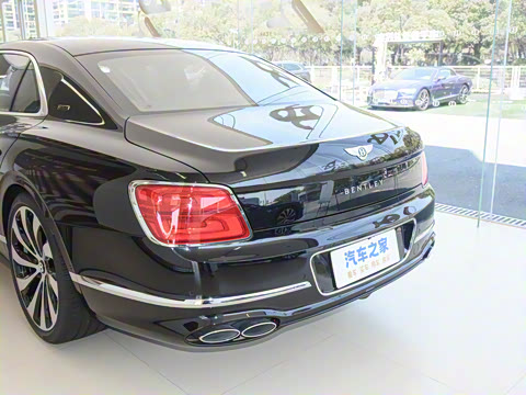 2024�� 4.0T V8 Mulliner