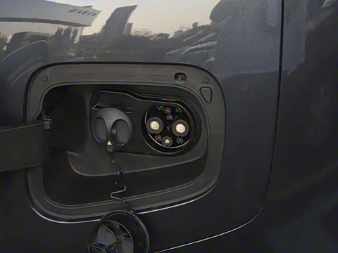 2025�� 700 Ultra�������������״��