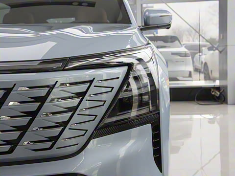 2025�� ���Ĵ� UItra 2.0T ������ �ǻ۾�����