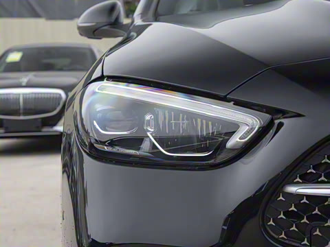 2025�� �Ŀ� C 260 L �˶���