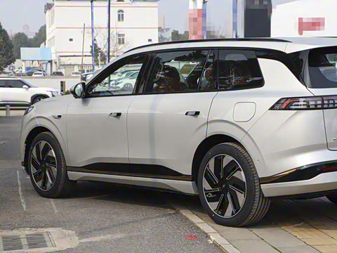 2025�� 210Ultra���̰� 6��