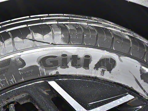 2025�� 300UltraǬ���Ǽ�ADS SE���̰�