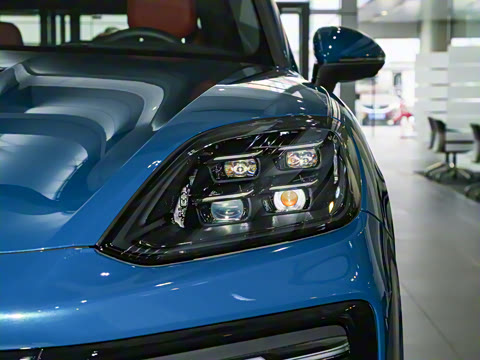 2025�� Cayenne Coup�� 3.0T