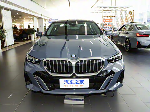 2025�� 530Li xDrive M�˶���װ