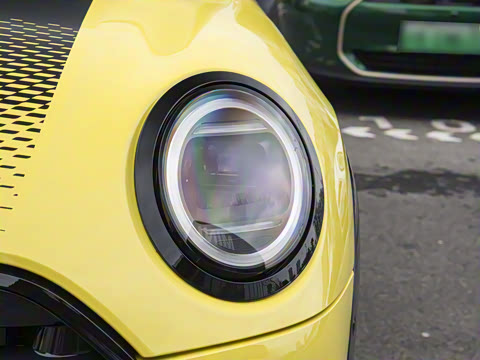 2025�� JOHN COOPER WORKS