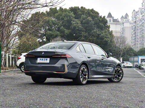 2025�� 530Li ������ ������װ