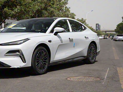 2025�� 130km EM-i ����