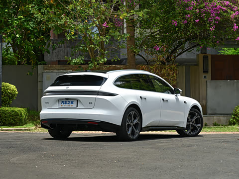 2025�� 75kWh Touring