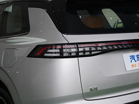 2025�� 210Ultra���Ȱ� 5��