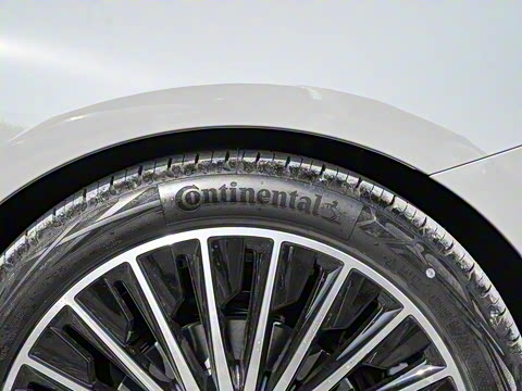 2025�� CLE 260 ������ܳ�