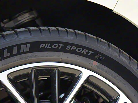 2025�� �������� Max �콢��