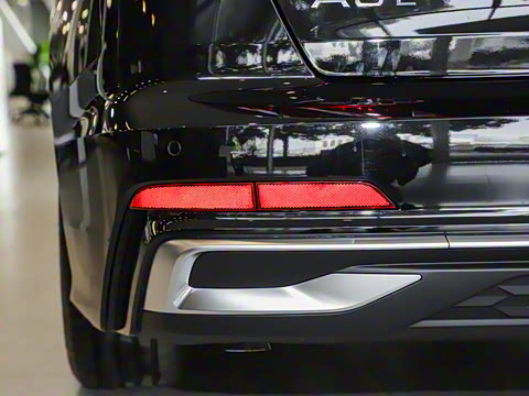 2025�� �Ŀ� 40 TFSI ����������