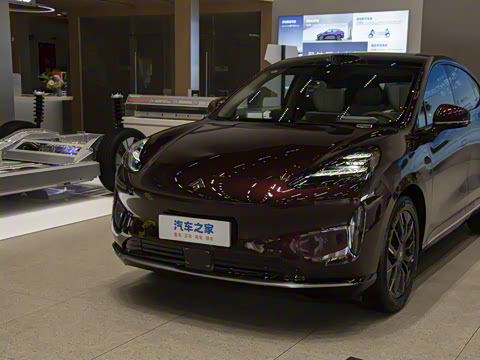 2025�� 825 Max��