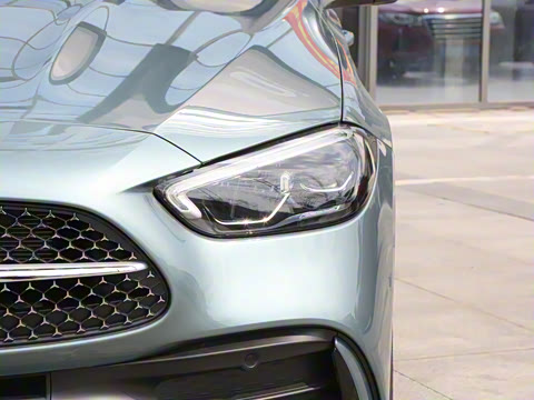 2025�� �Ŀ� C 260 L �˶���