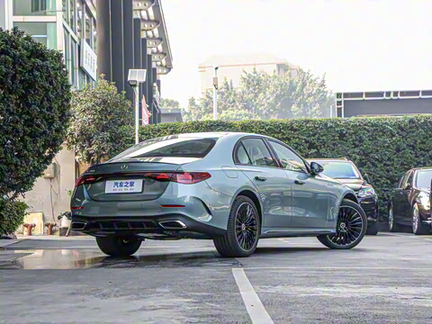 2025�� E 300 �������˶���