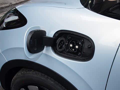 2025�� 410km ��Ϭ������