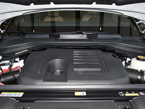 2025�� 3.0 L6 360PS ʢ����