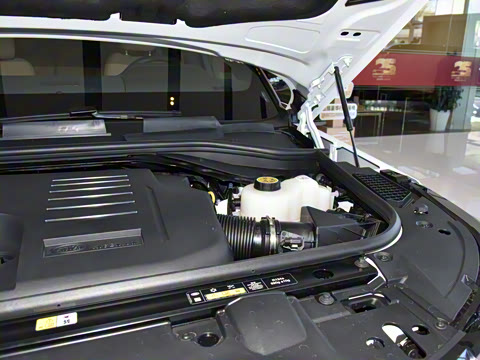 2025�� 3.0 L6 360PS ʢ����