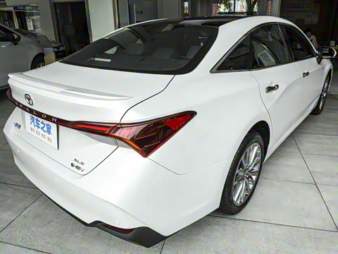 2024�� ˫�� 2.5L XLE����