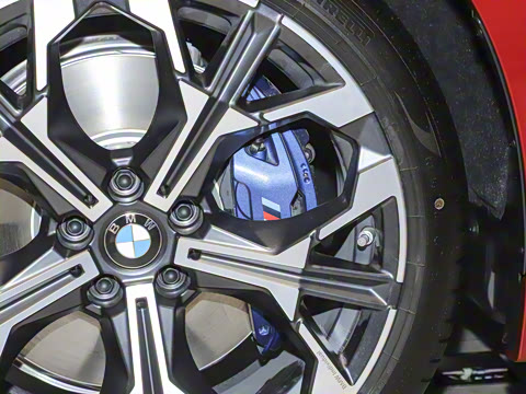 2025�� M240i xDrive