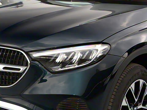 2024�� GLC 260 L 4MATIC ������ 5��