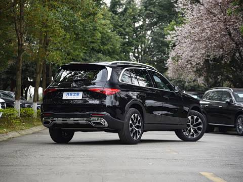 2025�� �Ŀ� GLC 260 L 4MATIC ������