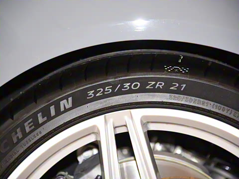 2025�� 4.0T V8 Coupe